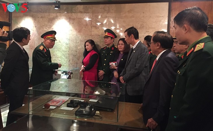 Exhibition celebrates “Dien Bien Phu in the air” victory - ảnh 1