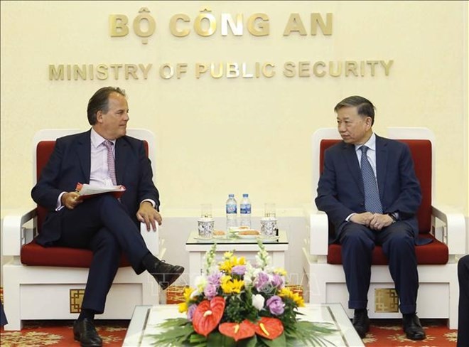 Vietnam pledges further anti-human trafficking cooperation with UK - ảnh 1