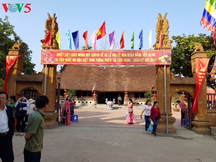 Tuong Phieu communal house, a special national relic site in Hanoi - ảnh 1