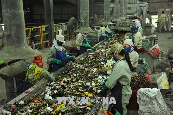 Seminar discusses urban solid waste management - ảnh 1