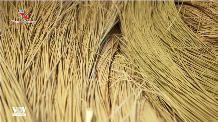  Kim Son's century old sedge weaving craft  - ảnh 2