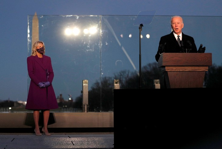 Joe Biden grieves COVID-19 victims  - ảnh 1