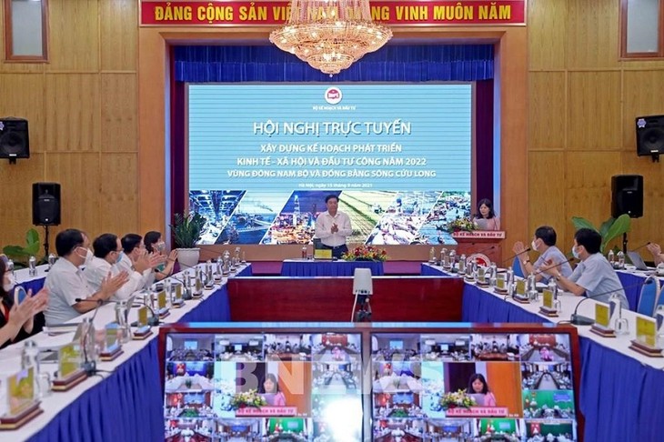 Southern region seeks solutions to socio-economic development - ảnh 2