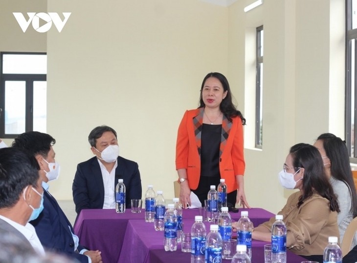 Vice President visits flood victims in Quang Binh province - ảnh 1