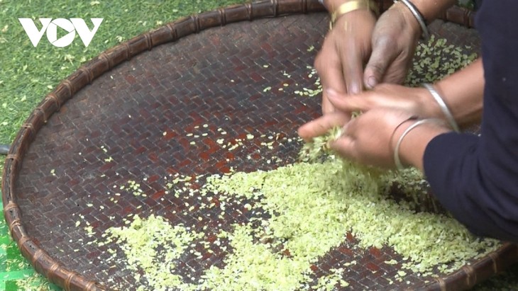 Khau Tan Don sticky rice, a specialty of Lao Cai province - ảnh 1