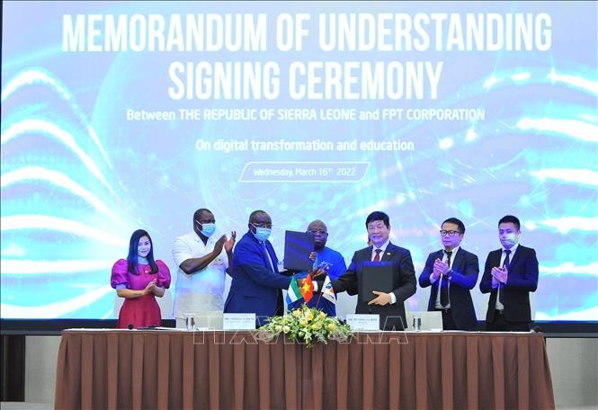 FPT, Sierra Leona strike deal to promote digital transformation - ảnh 1