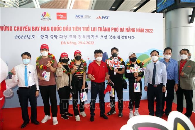 Da Nang welcomes back South Korean tourists - ảnh 1