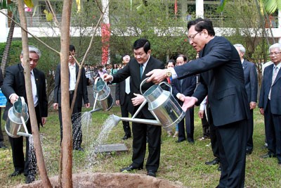 Vietnam feiert den Tag der vietnamesischen Lehrer - ảnh 1
