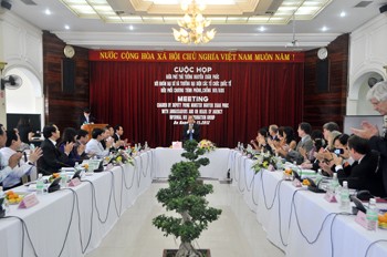 Vize-Premierminister Phuc tagt mit Weltorganisationen über AIDS-Bekämpfung - ảnh 1