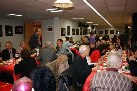 Wohltätigkeit für die Bedürftigen in Ha Tinh - ảnh 1