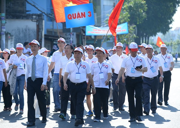 Marsch zur Begrüßung des 90 Millionsten Bürgers in Vietnam - ảnh 1