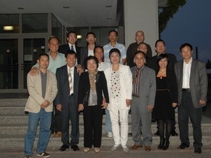 Vietnamesen in Deutschland spenden für den Bau von Schulen für den Kreis der Insel Truong Sa - ảnh 1