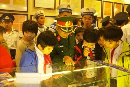 Geschichtliche Beweise für die Zugehörigkeit der Spratly und Paracel-Inselgruppen zu Vietnam - ảnh 1