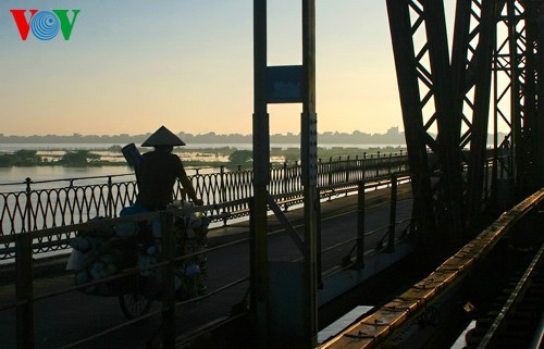 Long Bien–Brücke mit dem Stempel von Raum und Zeit - ảnh 2