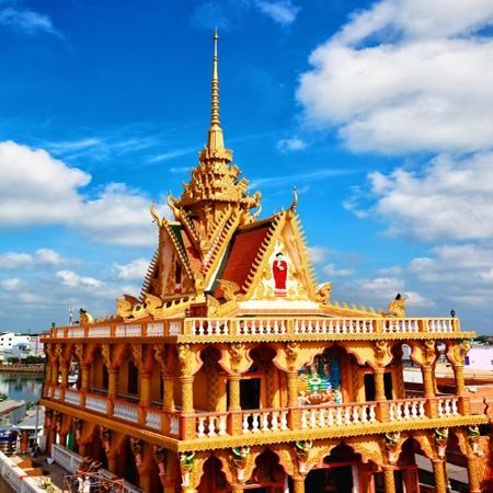 Die Pitu Khosa Rangsay-Pagode ist Wohnort für bedürftige Studenten im Mekong-Delta - ảnh 1