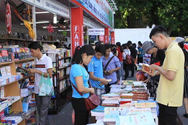 Eröffnung der Buchmesse im Frühling 2016 - ảnh 1