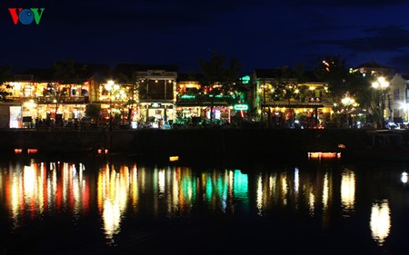 Bescheidene Schönheit der Altstadt Hoi An - ảnh 14