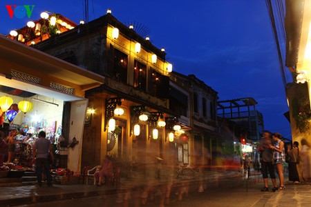 Bescheidene Schönheit der Altstadt Hoi An - ảnh 7