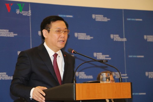 Vizepremierminister Vuong Dinh Hue trifft den slowakischen Premierminister - ảnh 1