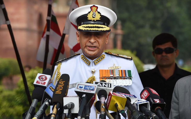 Premierminister Nguyen Xuan Phuc empfängt den Chef des indischen Marinestabes - ảnh 1