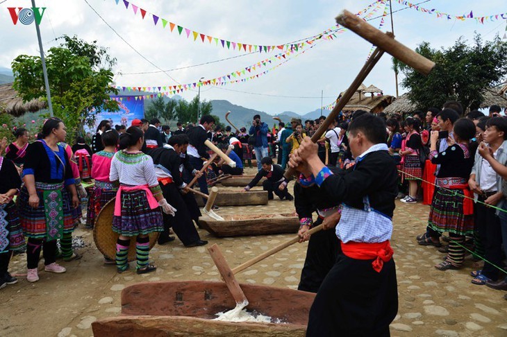 Day-Kuchen im Leben der Volksgruppe der Mong im Nordwesten - ảnh 1