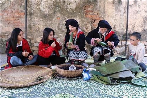 Tetfest der vietnamesischen ethnischen Minderheiten - ảnh 1