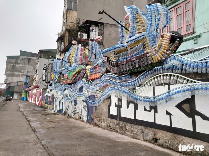 Mülldeponie am Roten Fluss wird zu Kunstwerk - ảnh 1