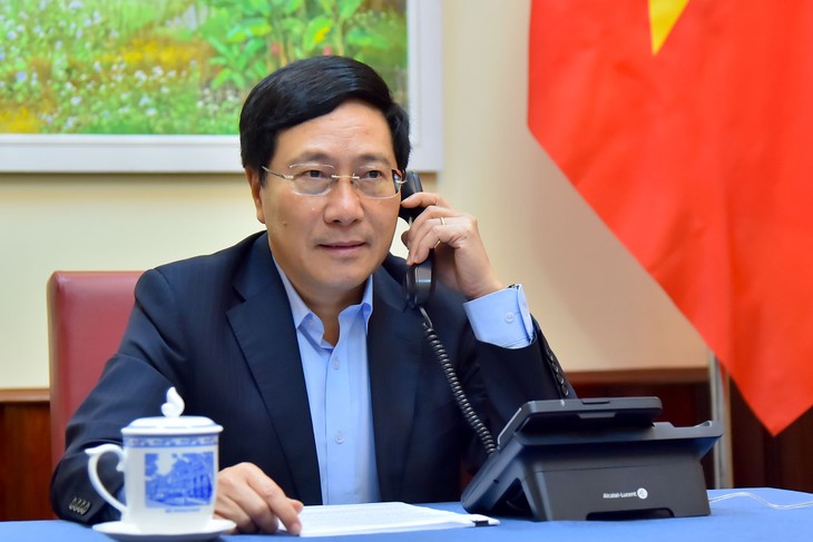 Vizepremierminister, Außenminister Pham Binh Minh führt Telefongespräch mit der spanischen Außenministerin  - ảnh 1