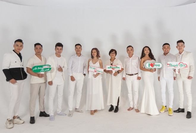 Covid-19-Bekämpfung: 30 Künstler landesweit zeigen Liebe zu Da Nang und Quang Nam - ảnh 1