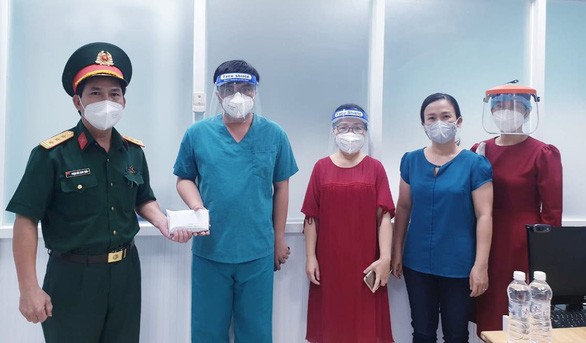 Abteilung für Schriftstellerinnen spendet 1.800 Euro für Covid-19-Bekämpfung - ảnh 1