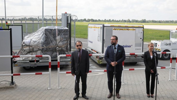 Polen und Tschechien unterstützen Vietnam bei der Covid-19-Bekämpfung  - ảnh 1