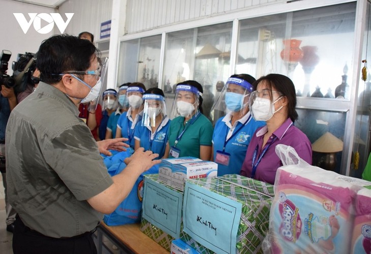 Premierminister Pham Minh Chinh: Ho Chi Minh Stadt soll goldene Zeit ​für schnelle Epidemie-Kontrolle nutzen - ảnh 1