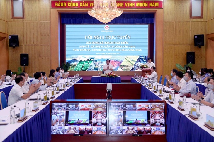 Ministerium für Planung und Investition wird der Regierung eine  Vorlage über wirtschaftliche Erholung vorlegen - ảnh 1