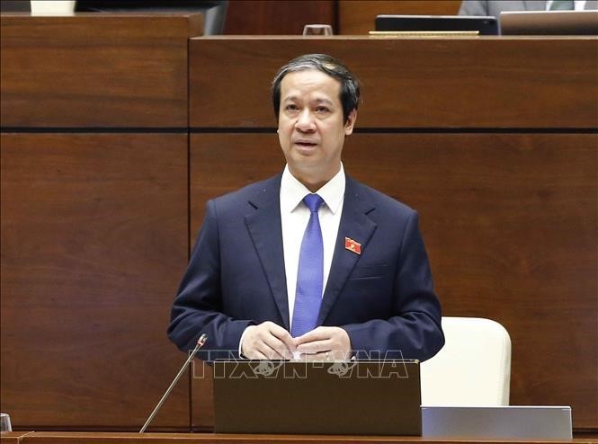 Fragestunde mit Bildungsminister: Vietnam bereitet sich auf digitale Transformation in Bildung vor - ảnh 1