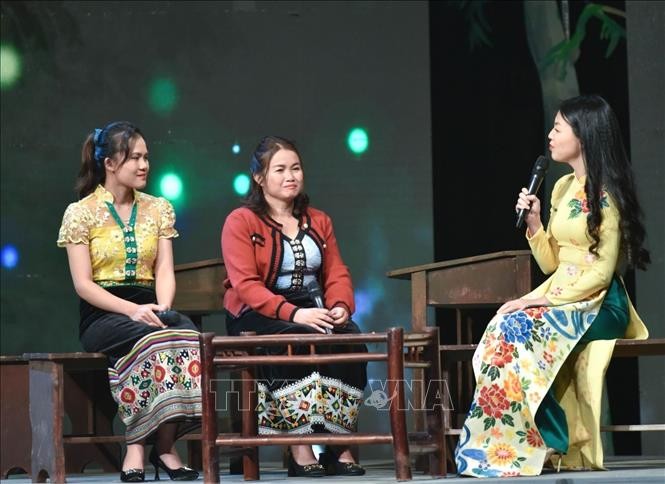 Fernsehprogramm über inspirierte Geschichten über Lehrer - ảnh 1