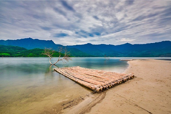 Einzigartiges Vietnam durch die Linse internationaler Fotografen - ảnh 7