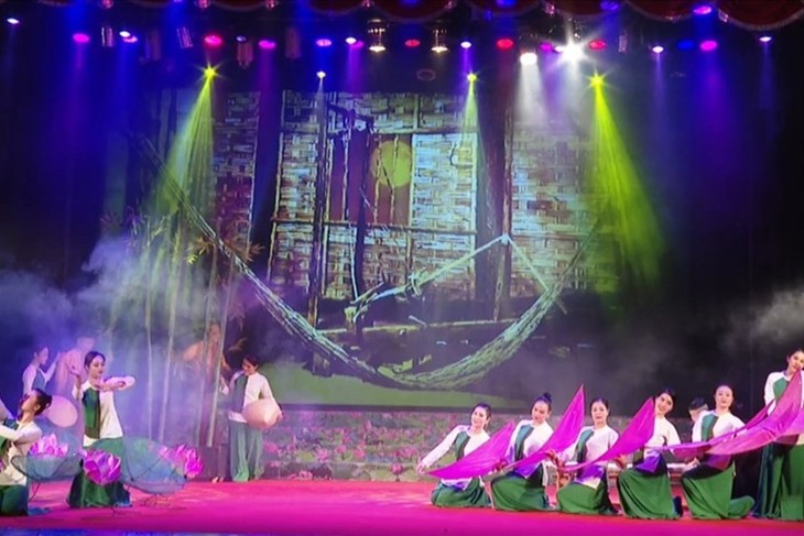 Nghe An veranstaltet Kunstprogramm „Heimat im Herzen des Präsidenten Ho Chi Minh“ - ảnh 1