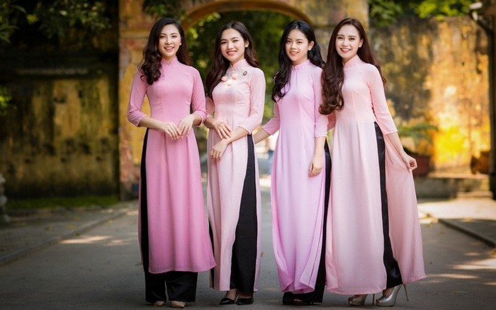 Woche der Tracht Ao dai 2022 im März - ảnh 1