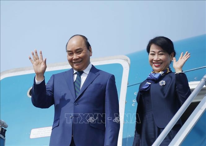 Staatspräsident Nguyen Xuan Phuc beendet den Staatsbesuch in Singapur - ảnh 1