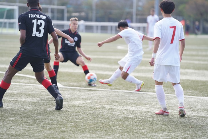 Vietnamesische Fußballspieler können für die Bundesliga qualifizieren - ảnh 1