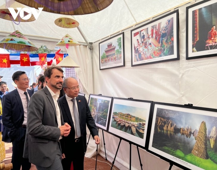 Vietnam nimmt zum ersten Mal an Konsulfesttag in französischen Stadt Lyon teil - ảnh 1