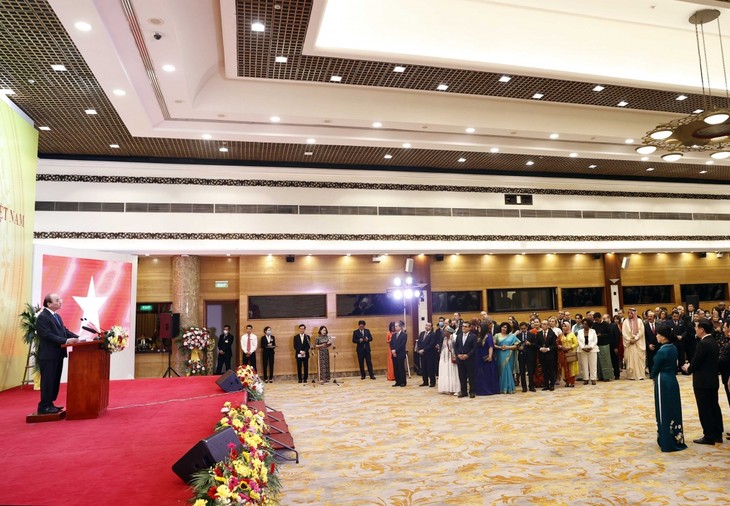 Staatspräsident Nguyen Xuan Phuc: Verwirklichung der Ambition für ein starkes Vietnam - ảnh 1