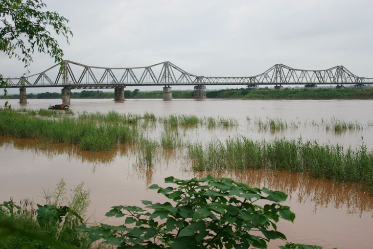 Ausstellung “Long Bien-Brücke – Die Zeitzeuge“ - ảnh 1