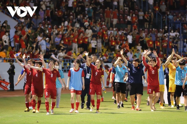 Fußballnationalmannschaft der Frauen bereitet sich auf Qualifikation für Olympische Sommerspiele 2024 vor - ảnh 1