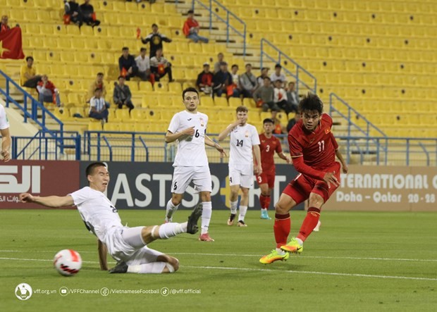 Trainer Troussier: Jedes Spiel ist ein Erlebnis der vietnamesischen U23-Fußballmannschaft  - ảnh 1