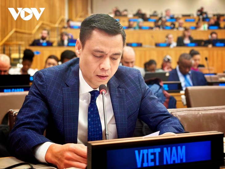 ASEAN verpflichtet sich zum Bau einer eigenständigen und inklusiven Gemeinschaft - ảnh 1