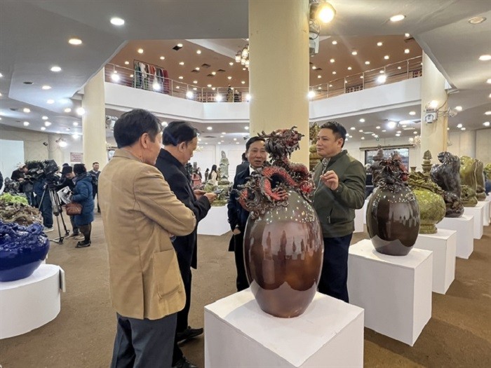 Frühlingsfest zum Neujahr des Drachens 2024 in Hanoi eröffnet - ảnh 1