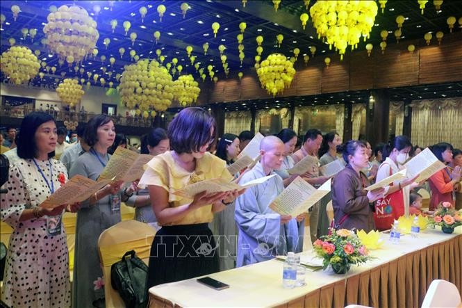 Tausende Budhisten nehmen am Vu Lan-Fest in Tam-Chuc-Pagode teil - ảnh 1