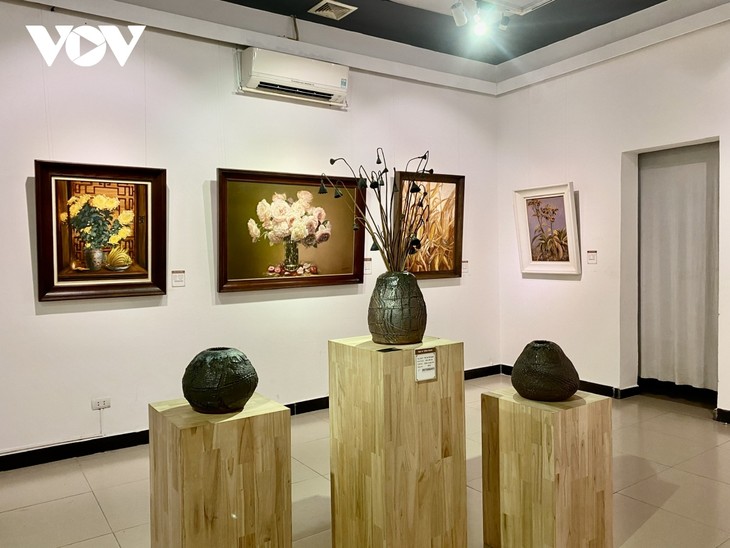 Ausstellung „Erinnerung berühren” in Hanoi - ảnh 1