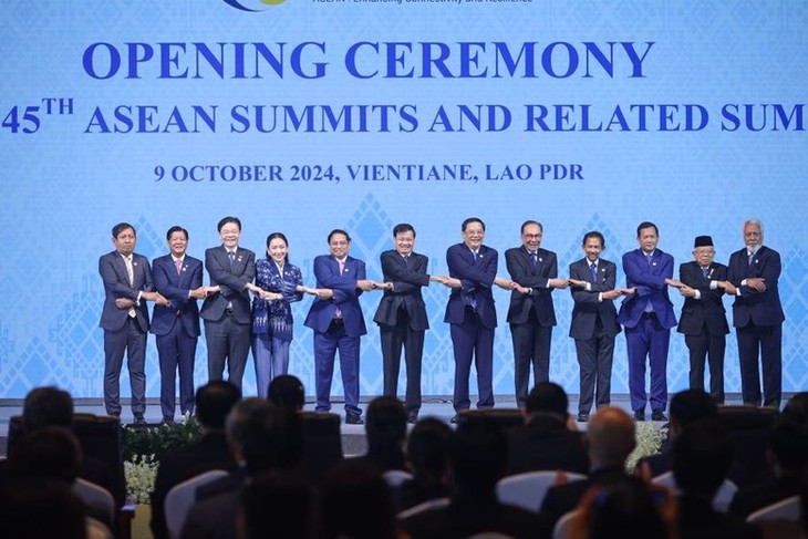 Premierminister Pham Minh Chinh nimmt an Eröffnung des ASEAN-Gipfels teil - ảnh 1